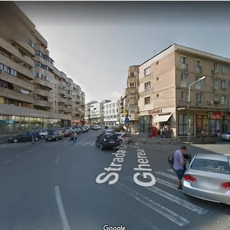 Venus Plaza Apartment *